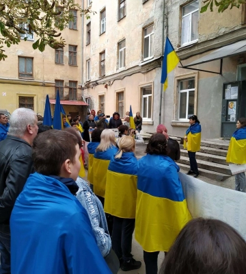 У Дніпрі переселенці з Донбаса закликали земляків в окупації не йти на псевдореферендум