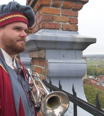 Хоче зібрати 160 тисяч: у Луцьку кликун збирає кошти на зарядні станції для військових