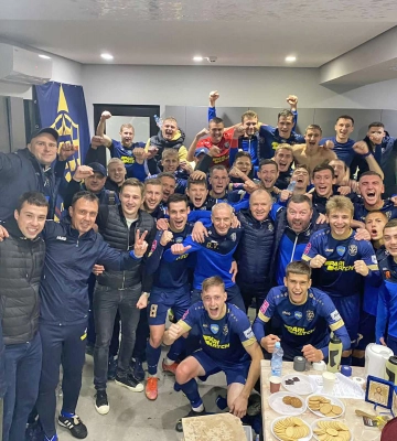 Перша радість у роздягальні Львова (відео)