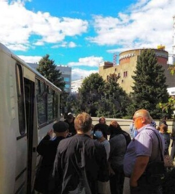 Псевдореферендум в захваченном Энергодаре: оккупанты завезли массовку, они выдавали себя за сотрудников ЗАЭС