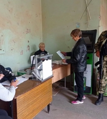 Оккупанты продолжают сносить дома в Мариуполе, - Андрющенко. ВИДЕО