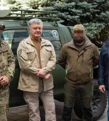 Порошенко передав на фронт «привіт» Кадирову 