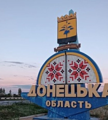 Під розривами снарядів: як волонтери допомагають людям на передових рубежах Донеччини - фоторепортаж