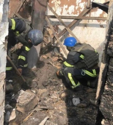 В Красногоровке из-под завалов разрушенного дома изъяли фрагменты тела женщины