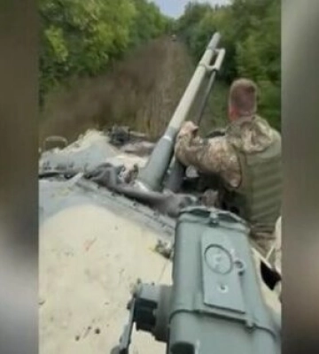 Исправную вражескую БМП-3 захватили днепропетровские теробороновцы. ВИДЕО