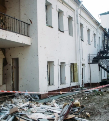 Влада показала наслідки російського удару по центру Миколаєва 