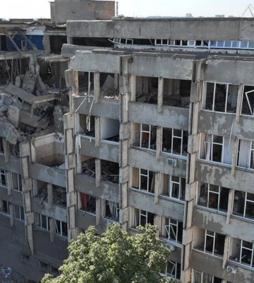 Оккупанты дважды обстреляли Николаев и Запорожье: ракеты ударили по жилым домам (видео)