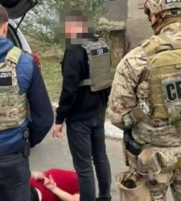 Нічна атака дронів на Одещину викликала пожежу та евакуацію населення