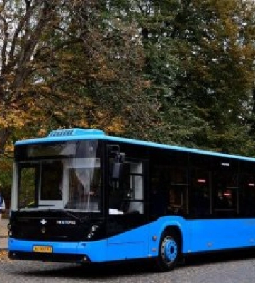 Ремонт вулиці в Ужгороді завершено, зупинки автобусів №№18,20,22 – знову біля хімічного факультету УжНУ