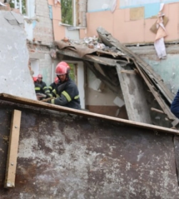 В Изюме демонтировали разрушенную телебашню и разбирают завалы школ