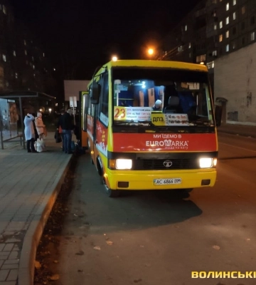«Навіть п’ять пасажирів треба везти»: у Луцьку перевірятимуть наявність автобусів на маршрутах у вечірні години