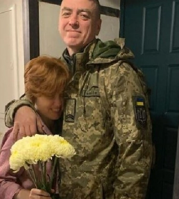 Чоловік художниці Гапчинської несподівано повернувся з передової: зворушливе відео
