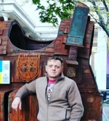 У центрі Запоріжжя волонтери встановили 2,5-тонний бронежилет