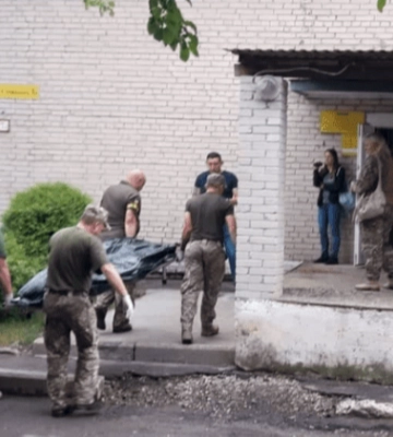 «Сюди привозять тіла наших Героїв»: у Луцьку відремонтують територію біля моргу
