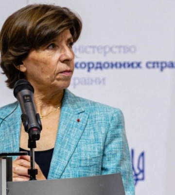 Зеленський главі МЗС Франції Колонні: Ми очікуємо чітких санкцій ЄС проти РФ за псевдореферендуми. ВIДЕО