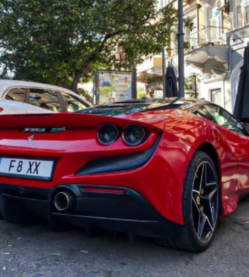 В Україні засвітився потужний суперкар Ferrari за $300 тисяч (Фото)