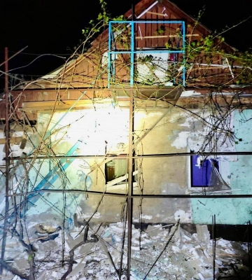 Війська РФ обстріляли Нікопольський район Дніпропетровщини: пошкоджені будинки, ліцей та газогони