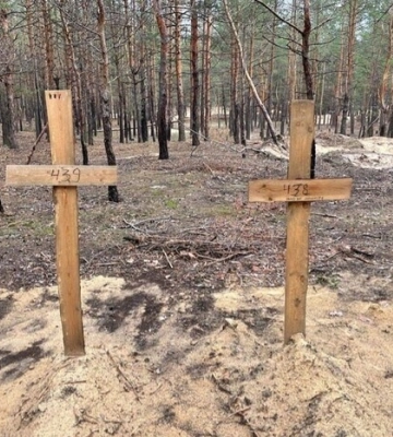 ЄС шокований новинами про масове поховання в Ізюмі, посол США з жахом