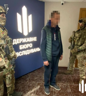Працював “сторожем” у окупантів: у Ізюмі затримали місцевого жителя, підозрюваного у колабораціонізмі (Відео)