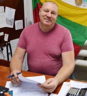 Люди корів позбували — на «Фанеру...»  пішли працювати