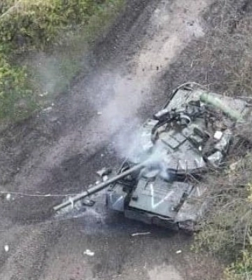 Мобилизированные россияне попали в ДТП, пока ехали на танках в сторону Лимана