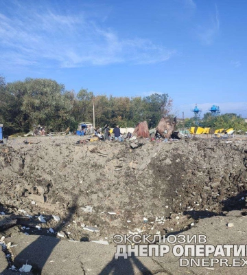 Російська ракета у Дніпрі потрапила в автопідприємство: фото з місця подій