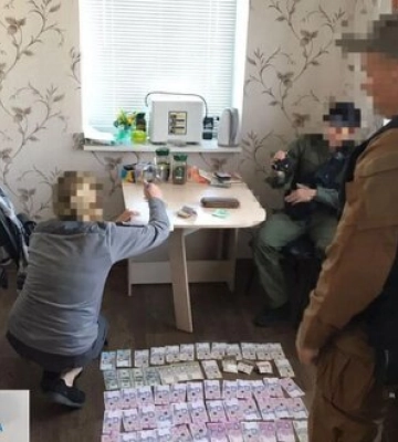 У Запорізькій області викрили ще одну корупційну схему перетину лінії розмежування. Серед учасників - правоохоронець, - Офіс&amp;hellip;