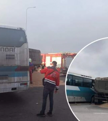 На Одещині не розминулись вантажівка та пасажирський автобус: постраждали майже 20 людей