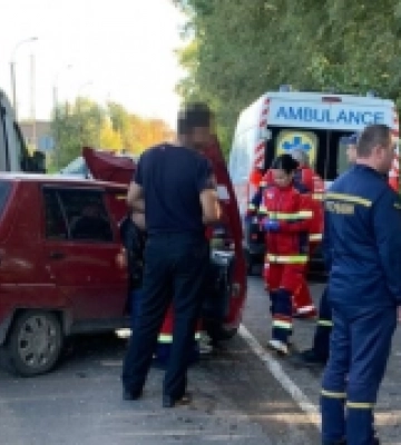 В селищі на Волині зіткнулися два легковики: є постраждалі