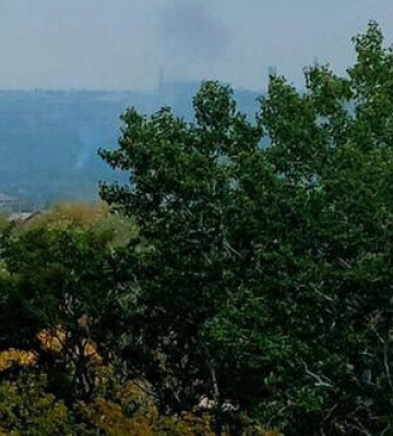 В Мариуполе раздались взрывы, в районе завода &quot;Азовмаш&quot; поднялся столб дыма, - Андрющенко