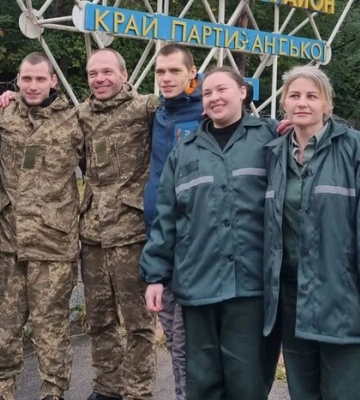 Відбувся черговий обмін полоненими. Україна повернула 6 людей - чотирьох морпіхів та двох цивільних, - ОП. ВІДЕО+ФОТОрепортаж