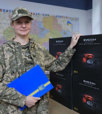 Дрони, ноутбуки і багато техніки зв’язку: Дніпро передав чергову партію оснащення українським захисникам