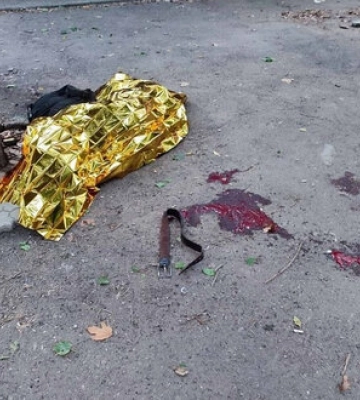 Внаслідок обстрілу зупинки громадського транспорту в Миколаєві 3 загиблих і 12 поранених. ФОТО
