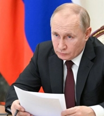 Путін підписав укази про &quot;незалежність&quot; двох українських областей