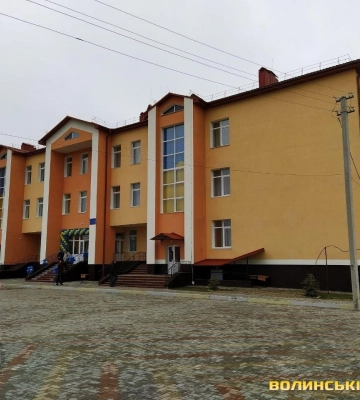 Аби вчитель хоч навчив писати: батьки з волинського прикордоння – за очне навчання