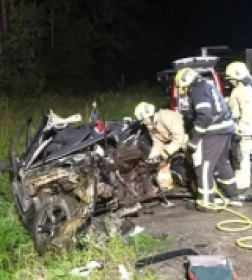 На Рівненщині внаслідок кошмарної ДТП загинув 19-річний водій легковика. ФОТО