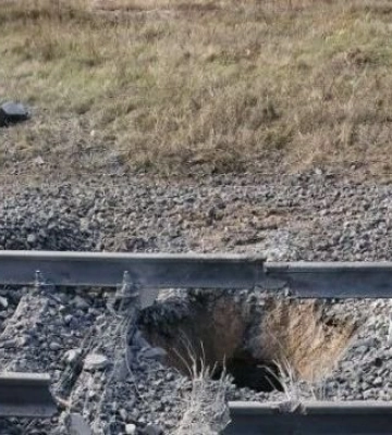 В Мелитополе взорвали железную дорогу: россияне не могут доставлять боеприпасы
