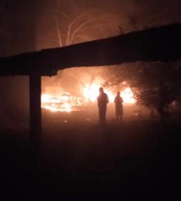 Окупанти ракетами атакували спальний район у Миколаєві: одну жінку дістали з-під завалів