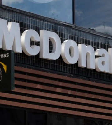 McDonald&#039;s відкриває зали у Києві