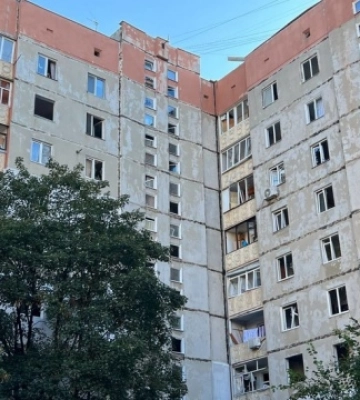 Удар по дому в Николаеве: повреждены шесть соседних многоэтажек