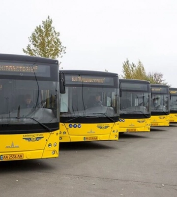 Київ передасть пасажирські автобуси Дніпру, який постраждав від обстрілів