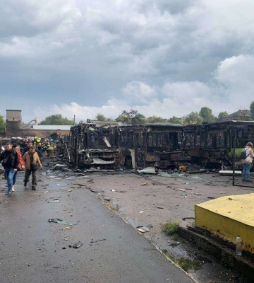 Київ передасть Дніпру 30 автобусів