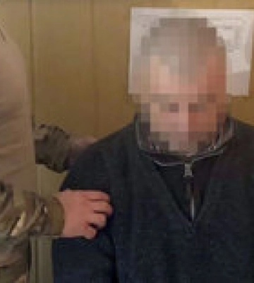 СБУ задержала в Волчанске пособника оккупантов, который поднимал в городе флаг России