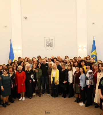 У мерії Львова нагородили швачку, яку назвали швеєю