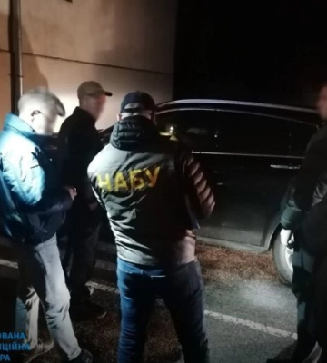 На Івано-Франківщині суддю і посередника-адвоката викрили на хабарі, - НАБУ