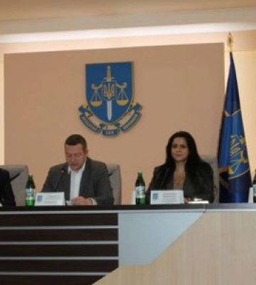 Особливості розслідування злочинів проти довкілля обговорили на семінарі в Закарпатській обласній прокуратурі