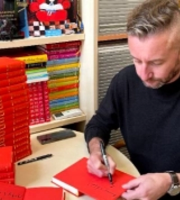 Жадан і  А-БА-БА-ГА-ЛА-МА-ГА розігрують книги «Динамо Харків», аби допомогти ЗСУ
