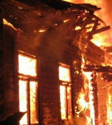 В Одеській області загорівся приватний будинок, господаря шпиталізували з опіками