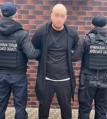 Під Києвом попалася банда шахраїв: дурили людей по всій Україні 