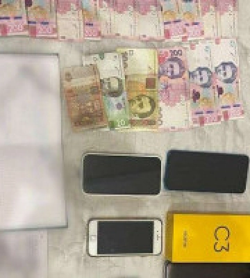 На Київщині викрили шахраїв, які під виглядом “продажу дров” надурили десятки людей зі всієї України 